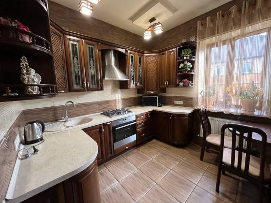 Будинок з капітальним ремонтом в Романково (28 школа, АТБ) Каменское