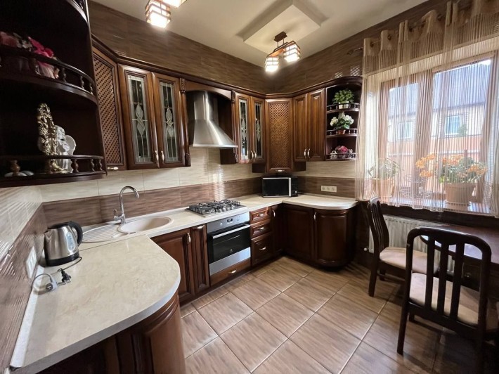 Будинок з капітальним ремонтом в Романково (28 школа, АТБ) - фото 1