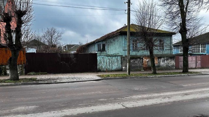 Продам будинок із земельною ділянкою у м. Глухів, у центрі міста. - фото 1