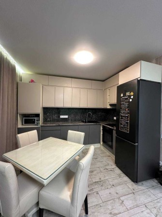 Таунхаус 95 м² з ремонтом і меблями в Гостомелі, закрита територія - фото 1