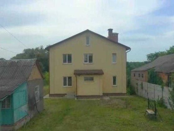 Продам 2-х поверховий дім в Дергачах на 22 сотках приватизованої землі Дергачи