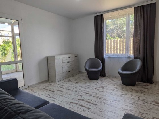 Новий компактний будинок, тераса. Заходь і живи. Двір на 2 авто Єоселя Гостомель