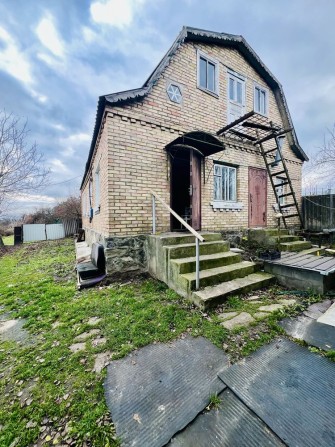 Будинок з великою ділянкою у м Гостомель - фото 1