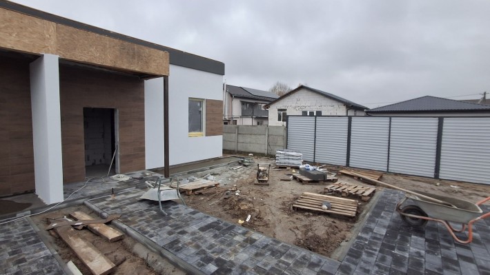 Таунхаус в Гостомелі - окремий передній двір, всі центр.комунікації!!! - фото 1