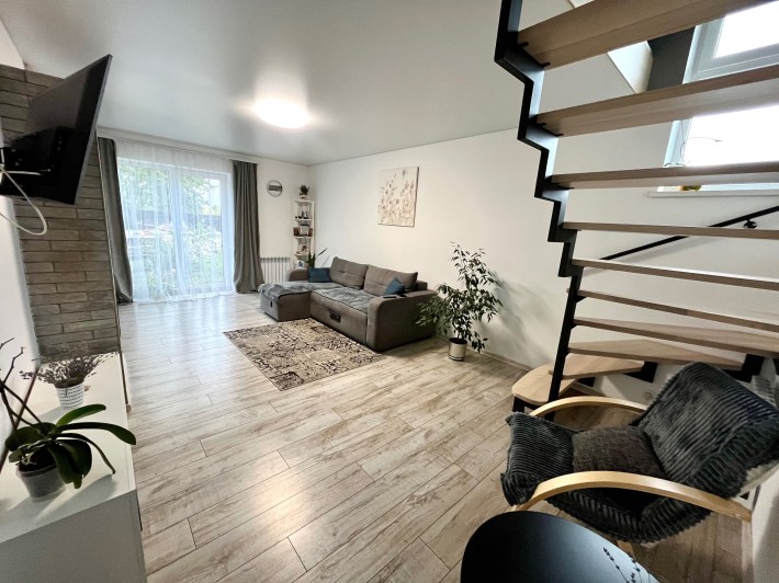 № Продається 3к частина будинку (двоян)  Здолбунів — р-н 6-го ліцею - фото 1