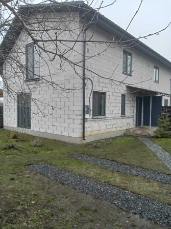 НЕРУХОМІСТЬ від ОЛЕКСАНДРА! Котедж з ремонтом у Здолбунові.Меблі - фото 1