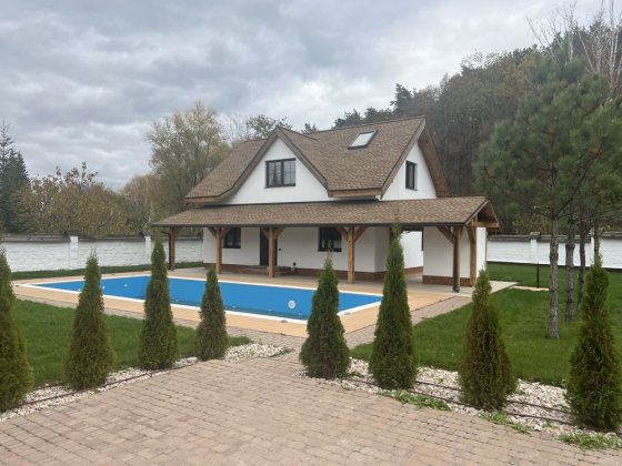 Продам Коттедж в Коробках Змиев