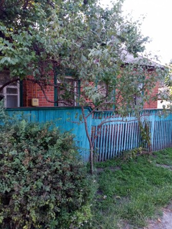 Продається будинок у м. Ізюмі - фото 1