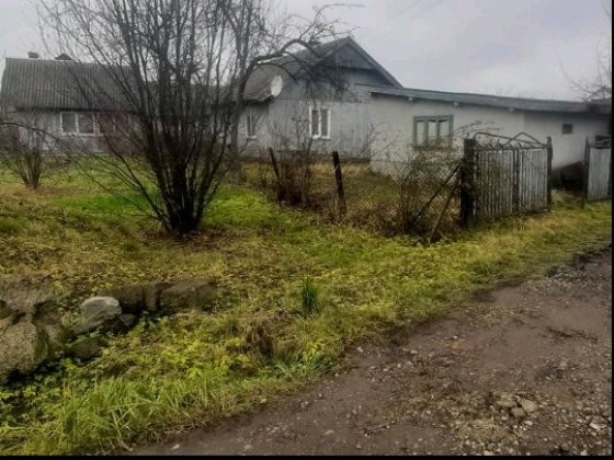 Продається будинок в центрі села Мостище Калуського району Калуш