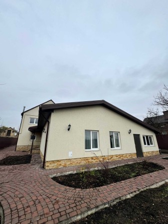 Ваш ідеальний будинок у Гостомелі — 282,8 м² щастя на 21,7 сотках! - фото 1