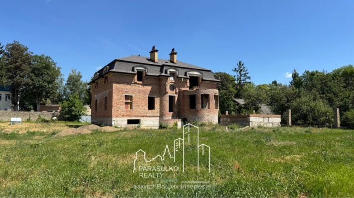 Продам розкішний будинок у мальовничому місці - фото 1