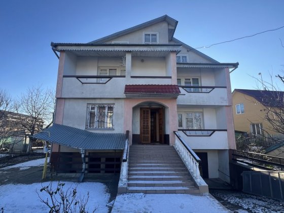 Продам будинок в затишному місці. Каменец-Подольский