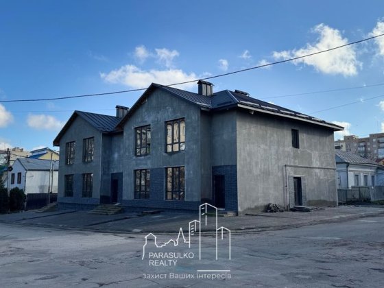 ЦЕНТР міста, сучасний таунхаус Кам'янець-Подільський