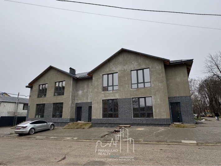Продам таунхаус в центрі міста! - фото 1