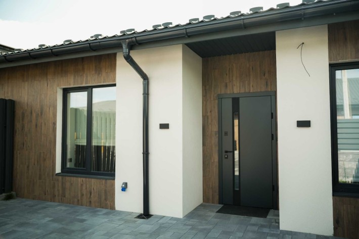 Таунхаус 65 м² з ділянкою 2,13 сот. у Гостомелі, газ, новобудова - фото 1