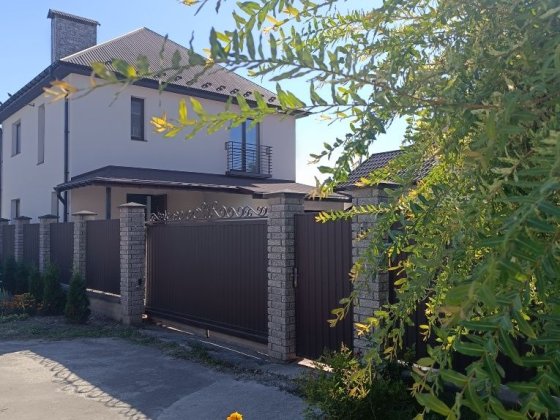 Продаються 2-а будинка на одному подвір'ї Каменец-Подольский