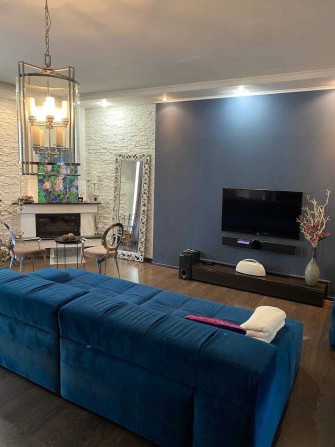 Таунхаус з дизайнерським ремонтом! Меблі, техніка-залишається все! - фото 1