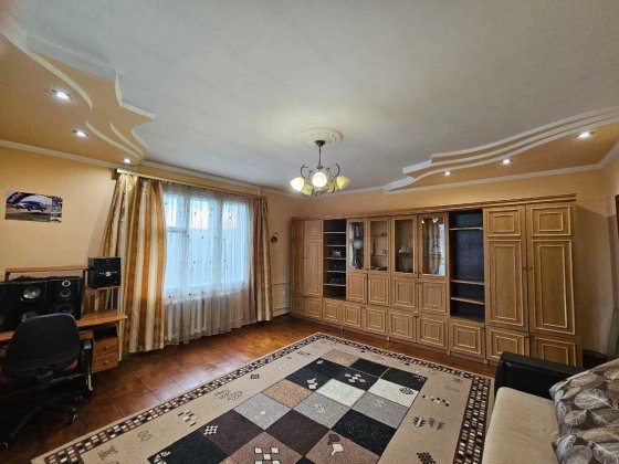 Будинок в центрі м.Коломиї на зем.ділянці 8сотих Коломия