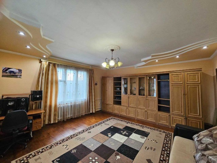 Будинок в центрі м.Коломиї на зем.ділянці 8сотих - фото 1