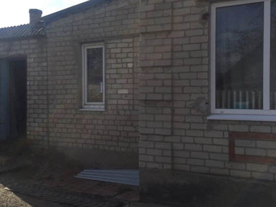 Продам дом с удобствами по ул . Мира город Лозовая Лозова