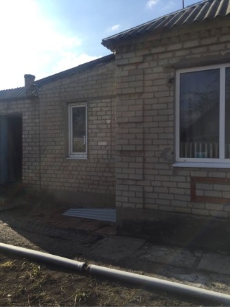 Продам дом с удобствами по ул . Мира город Лозовая - фото 1