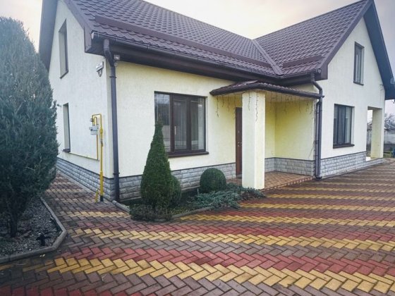 Продам будинок у центрі міста Лозовая