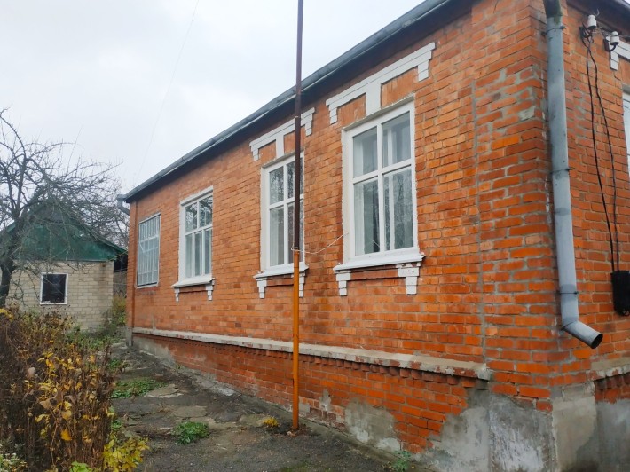 Продам дом в центре Люботина - фото 1