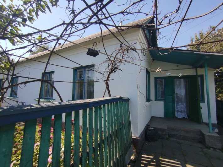 Частина будинку, окрема адреса, свій двір, земля приватизована, тихо - фото 1