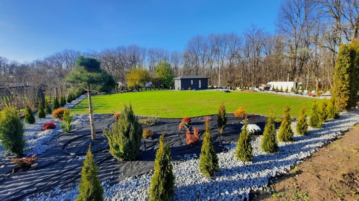 Новий будиночок з гарною ділянкою в затишному місці - фото 1