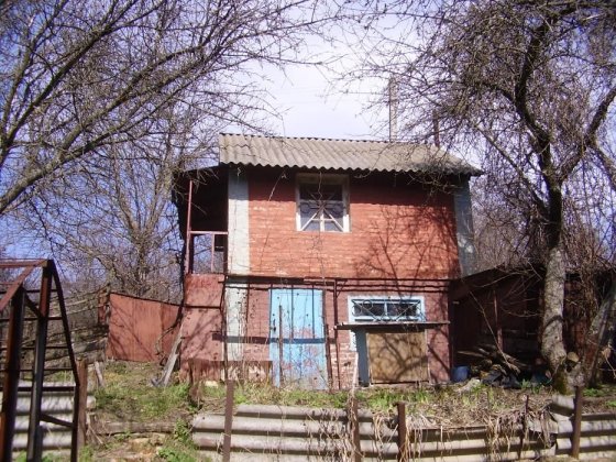 Продается земельный участок с постройками на нем. Лубны