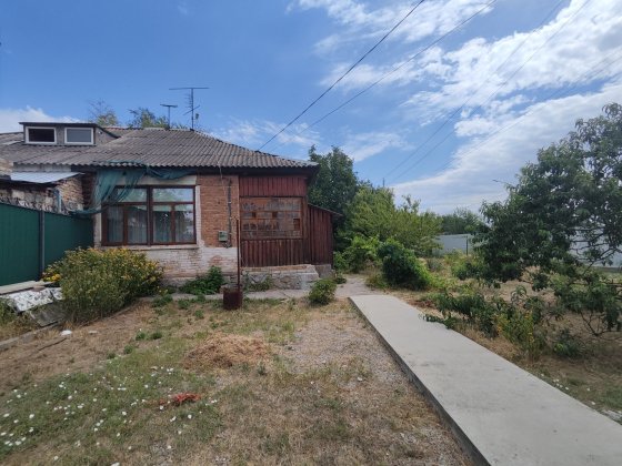 Будинок з земельною ділянкою під бізнес. Марганець