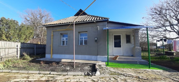 Тёплый дом с новым ремонтом + летняя кухня, гараж. 10 км от Миргорода. - фото 1