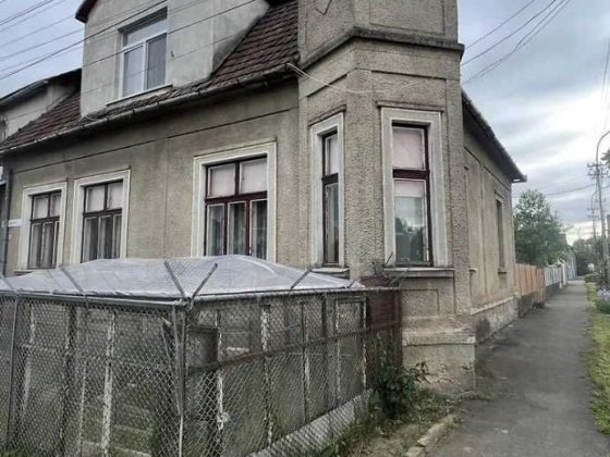 Домоволодіння з 2 будинків на одній великій ділянці Мукачево