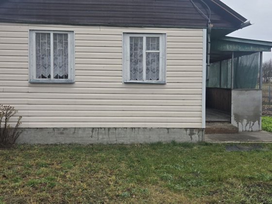 Продаж приватизованої  земельної ділянки з гостьовим будиночком Нежин