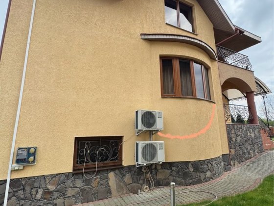 Будинок перед Набережної річки Латориця Мукачеве