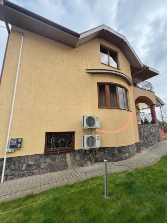 Будинок перед Набережної річки Латориця - фото 1