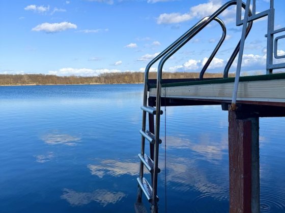 Будинок з власним пляжеи на берегу «Закарпатського Моря» Мукачеве