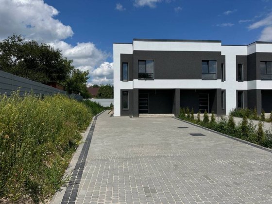 Продаж котеджів, 120-130кв.м Звягель