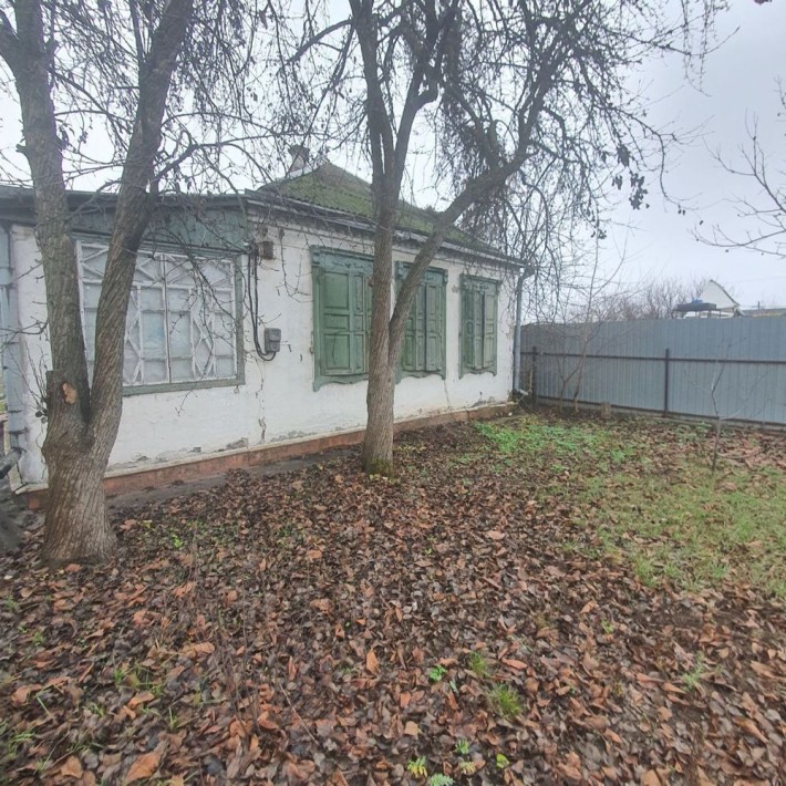 Продам дом в городе на красной линии. - фото 1