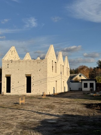 Продам таунхаус 110 м2, лес и река рядом. - фото 1