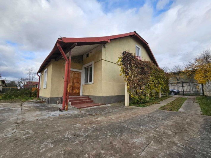 Продається добротний цегляний будинок з гаражем в м.Стрий... - фото 1