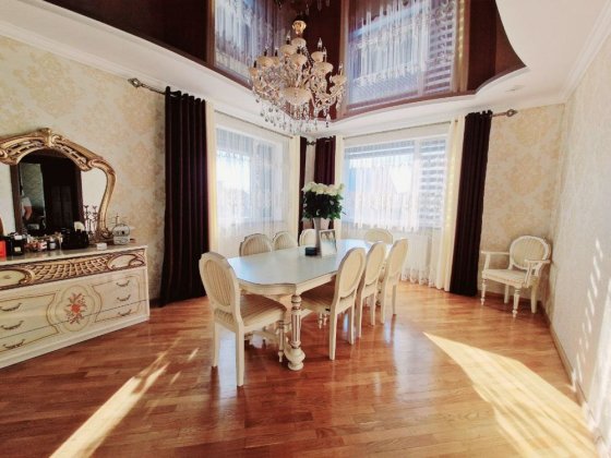 Продається  в Дрогобичі стильний та затишний будинок Трускавец