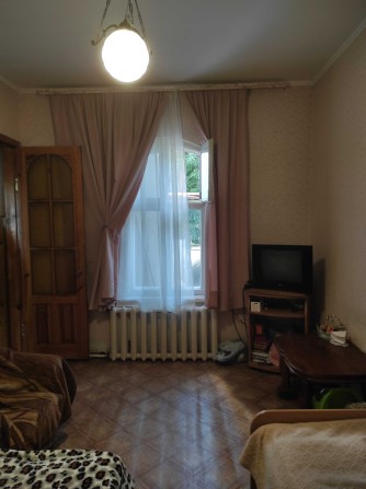 Частина будинку р-н нового корпусу Педуніверситету з окремим двором - фото 1