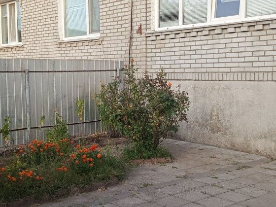 Продається пів будинку на два поверхи. Фастов