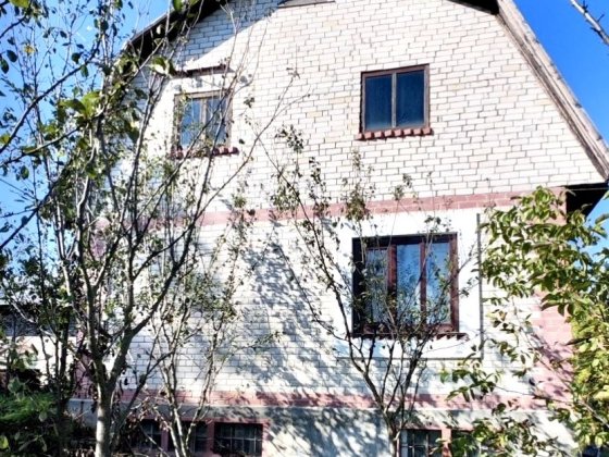 Продаж добротного будинку ! Зі всіма комунікаціями ! Хмельницький