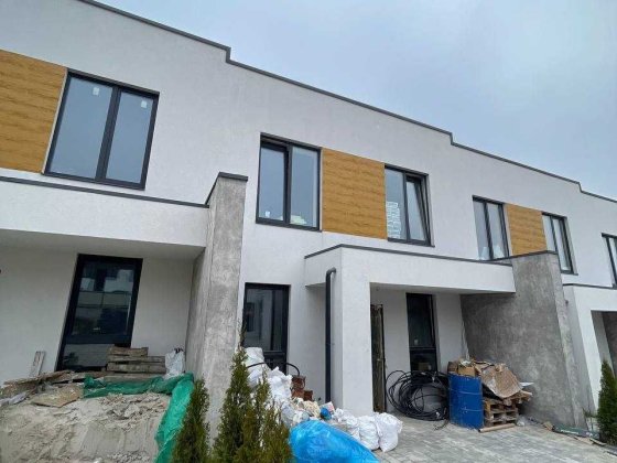 Продаж таунхаусу Дехтярка, чорнові роботи виконані Хмельницкий