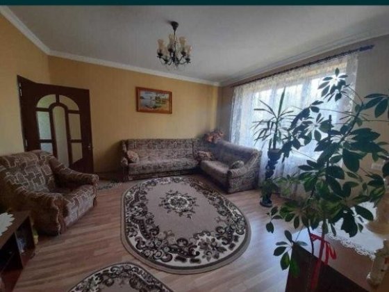 Продаж двох окремих будинків в м.Хуст за ціною одного Хуст