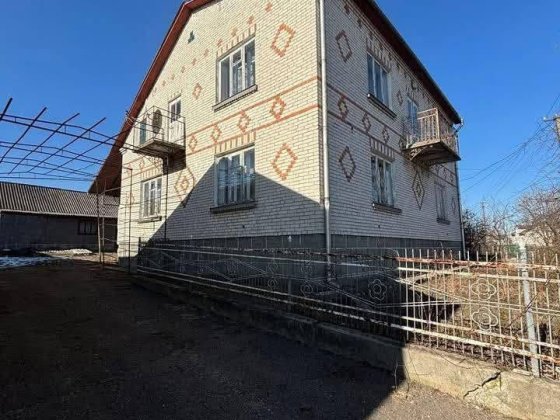 Продається будинок поруч з м. Шептицький Шептицький