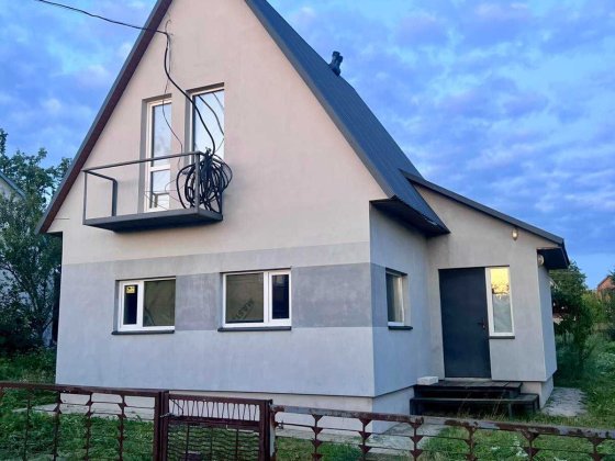 Продається 2-поверховий будинок у Книжківцях Хмельницкий