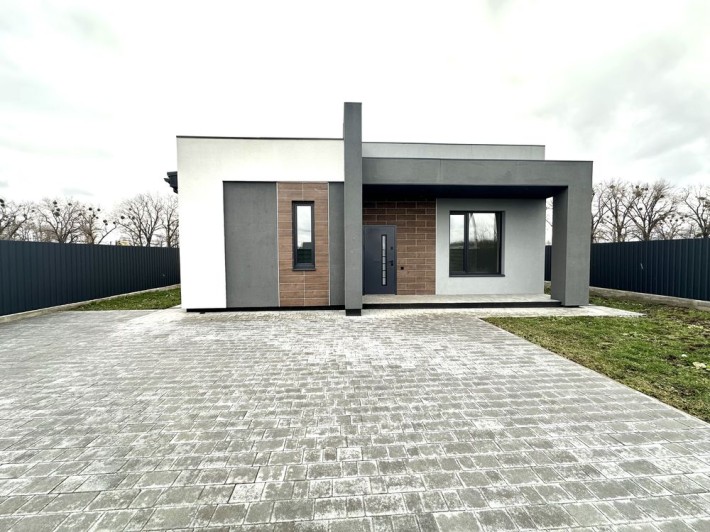 Будинок з ремонтом та великою ділянкою - фото 1